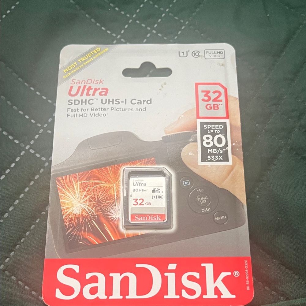 SanDisk Ultra 32GB SDHC UHS-I Card - Red and Gray